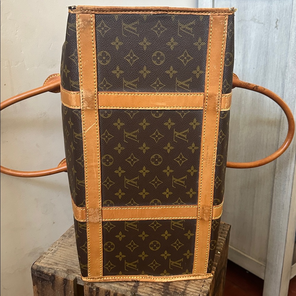 Vintage (1982) Louis Vuitton Brown and Tan Monogram Travel Bag - Picture 8 of 16